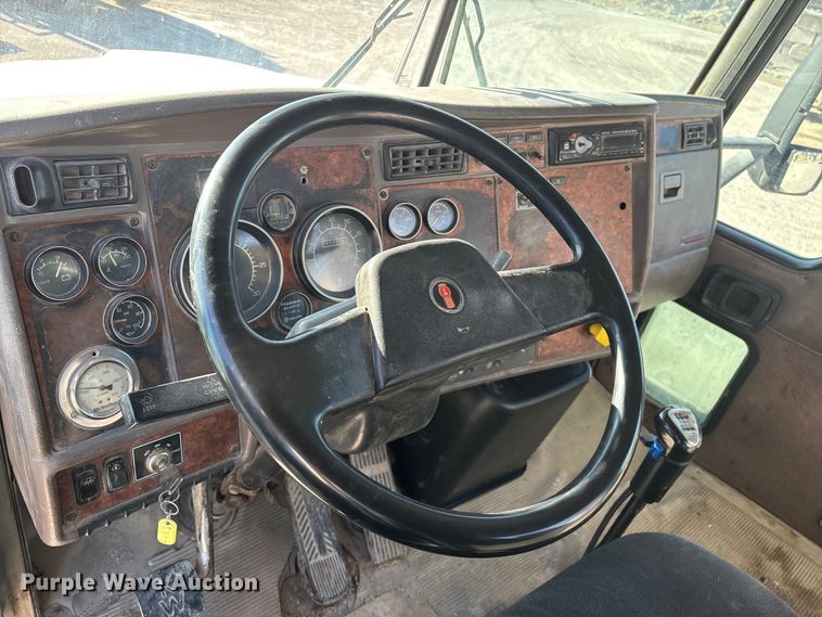 image for item FG0168 2004 Kenworth W900 ready mix truck