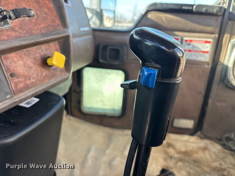 image for item FG0168 2004 Kenworth W900 ready mix truck