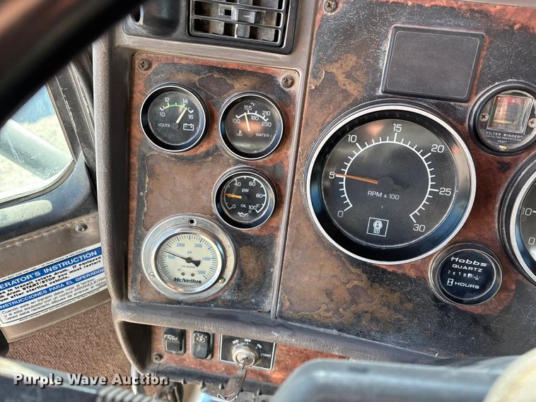 image for item FG0168 2004 Kenworth W900 ready mix truck