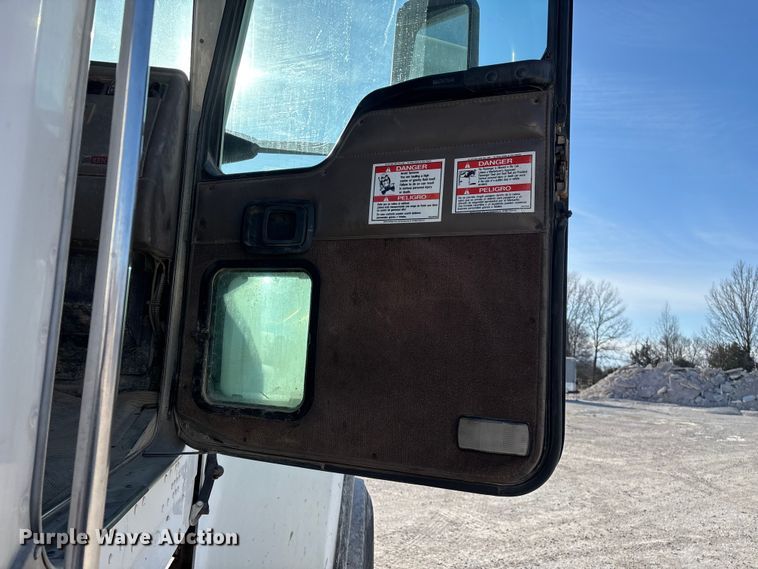 image for item FG0168 2004 Kenworth W900 ready mix truck