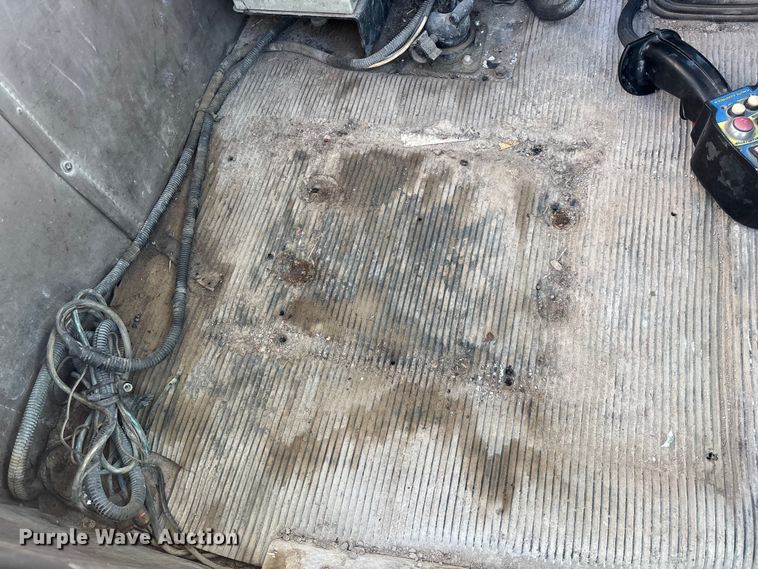 image for item FG0168 2004 Kenworth W900 ready mix truck