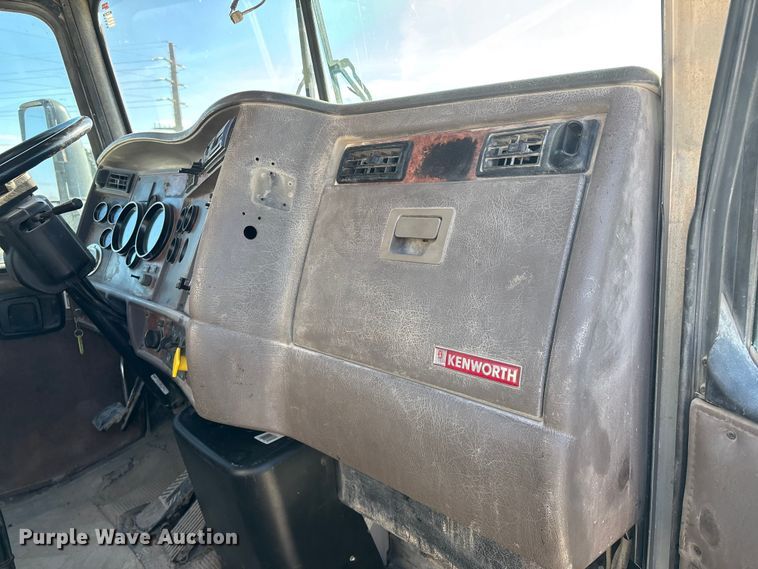 image for item FG0168 2004 Kenworth W900 ready mix truck