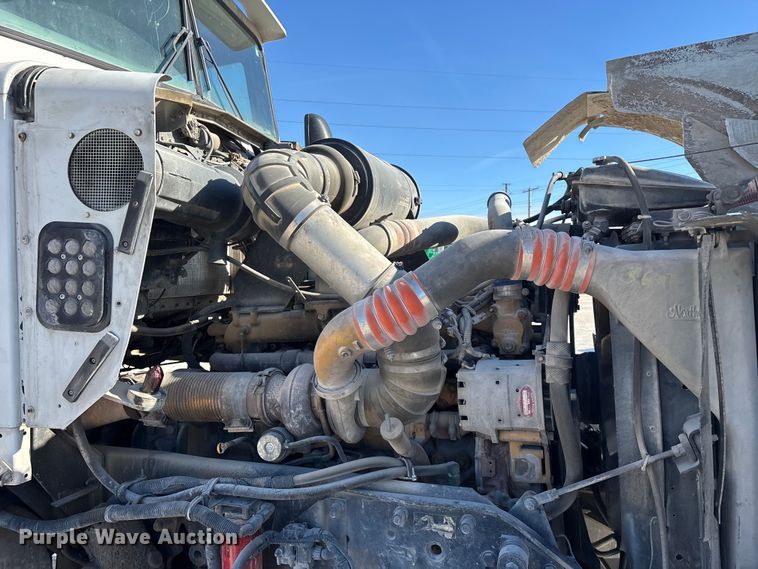 image for item FG0168 2004 Kenworth W900 ready mix truck