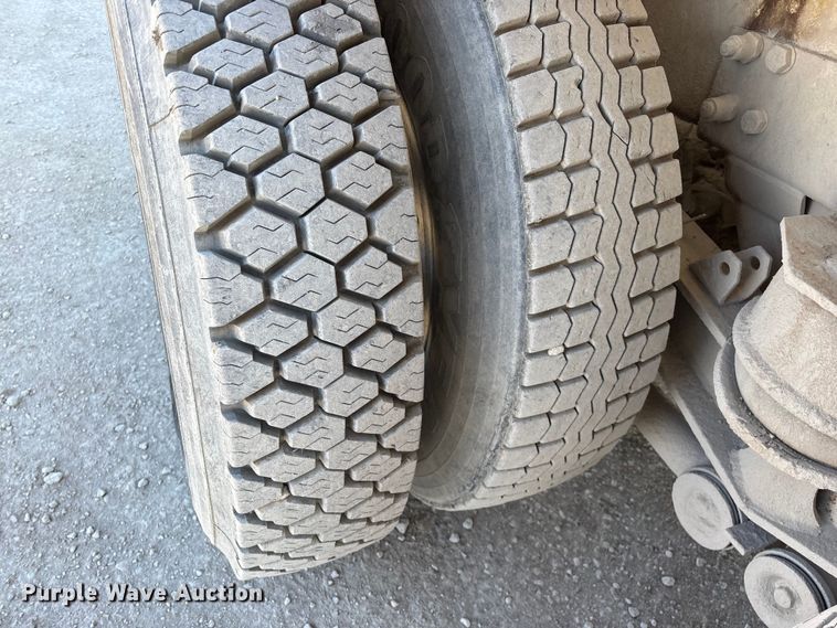 image for item FG0168 2004 Kenworth W900 ready mix truck