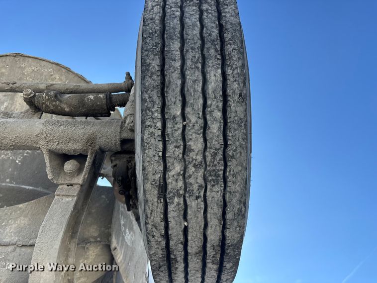 image for item FG0168 2004 Kenworth W900 ready mix truck