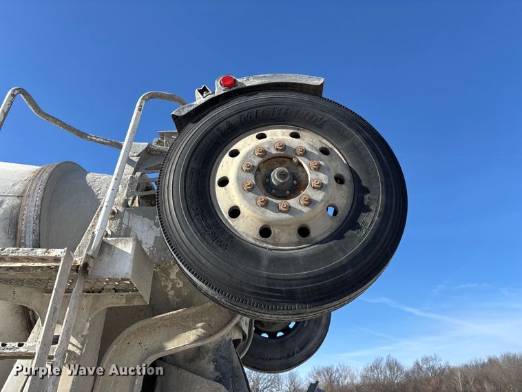 image for item FG0168 2004 Kenworth W900 ready mix truck