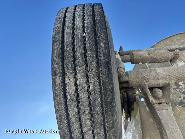 image for item FG0168 2004 Kenworth W900 ready mix truck