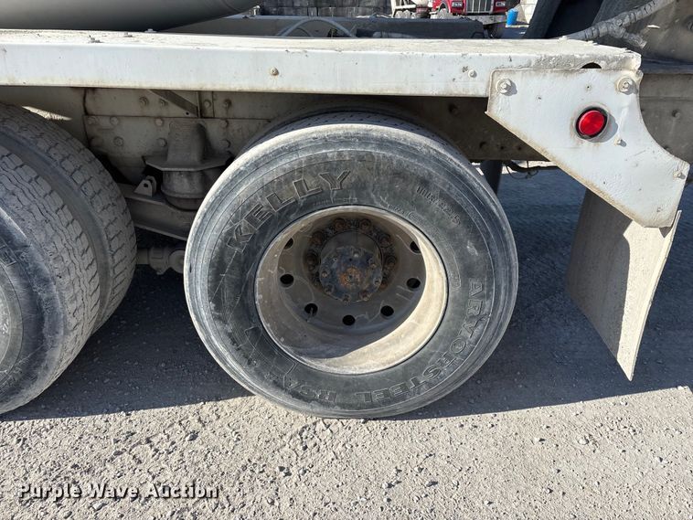 image for item FG0168 2004 Kenworth W900 ready mix truck