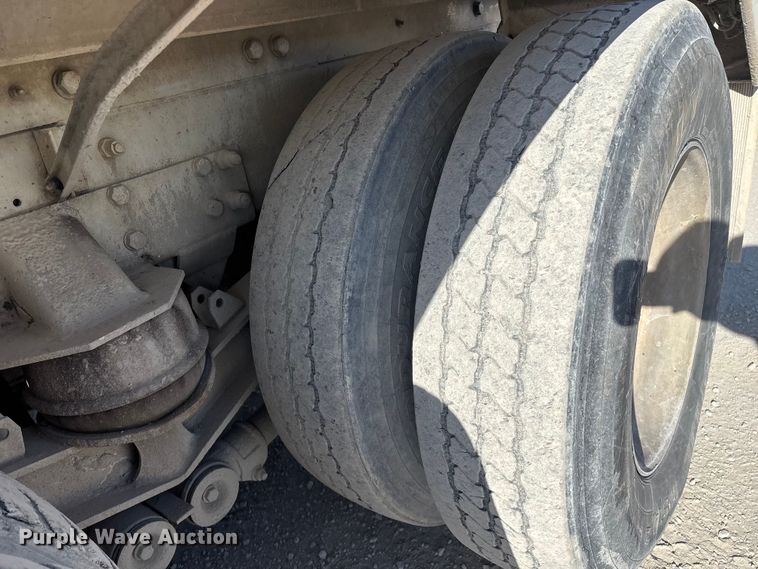 image for item FG0168 2004 Kenworth W900 ready mix truck