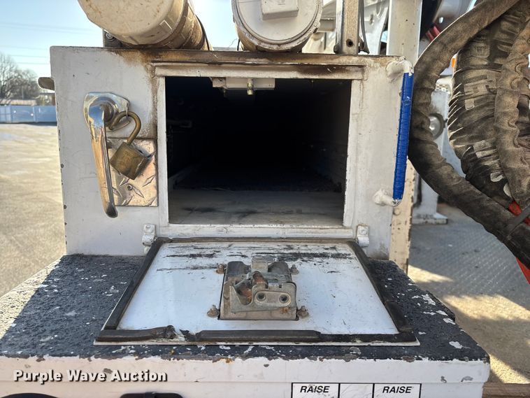 image for item FG0209 2018 Ford F550 Super Duty bucket truck