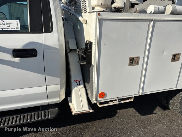 image for item FG0209 2018 Ford F550 Super Duty bucket truck