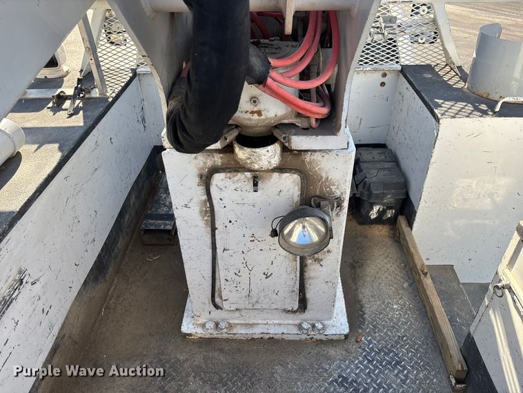 image for item FG0209 2018 Ford F550 Super Duty bucket truck