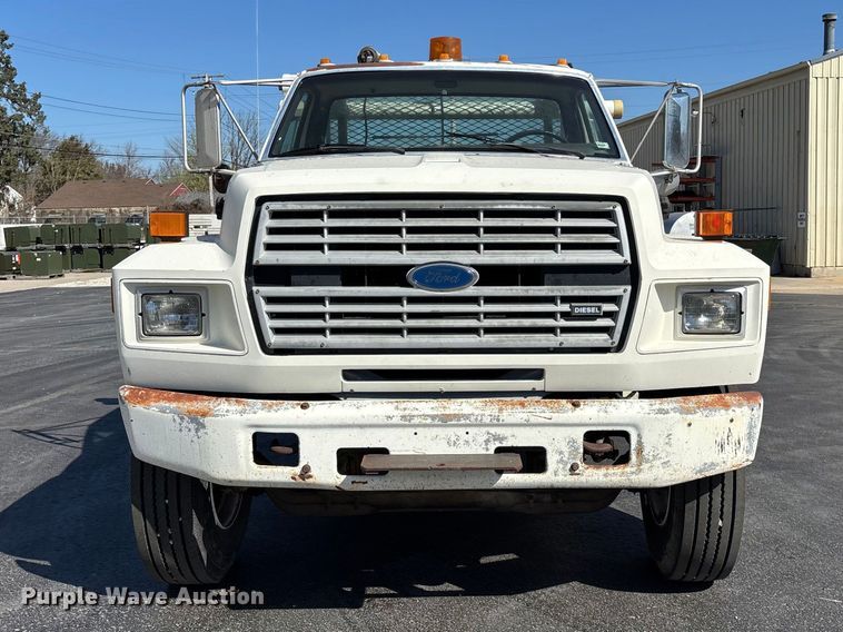 image for item FG0214 1992 Ford F800 dump flatbed truck