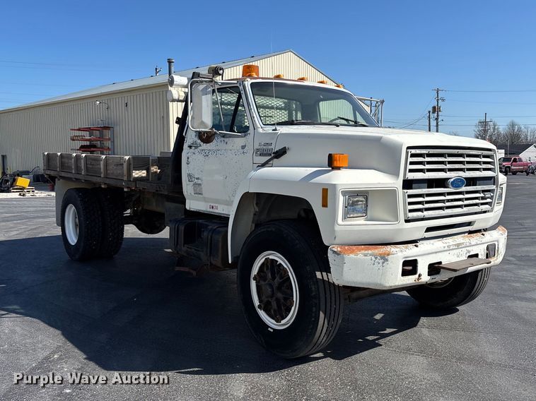 image for item FG0214 1992 Ford F800 dump flatbed truck