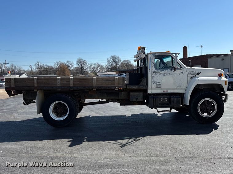 image for item FG0214 1992 Ford F800 dump flatbed truck
