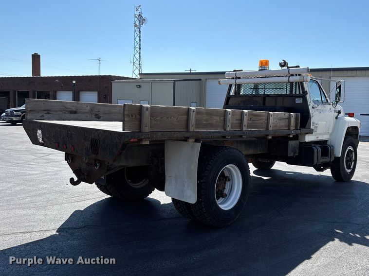 image for item FG0214 1992 Ford F800 dump flatbed truck