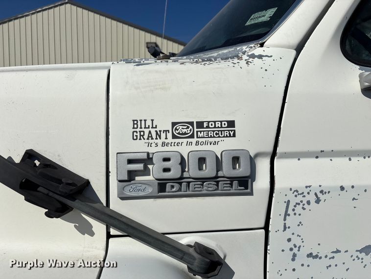 image for item FG0214 1992 Ford F800 dump flatbed truck