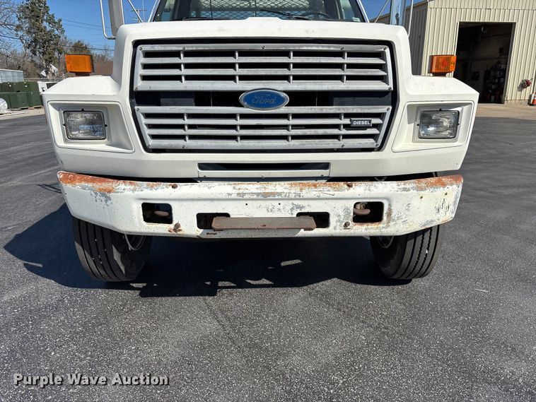 image for item FG0214 1992 Ford F800 dump flatbed truck