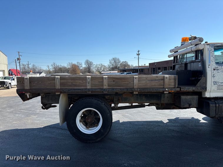 image for item FG0214 1992 Ford F800 dump flatbed truck