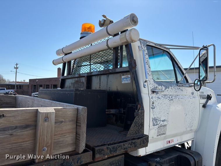 image for item FG0214 1992 Ford F800 dump flatbed truck