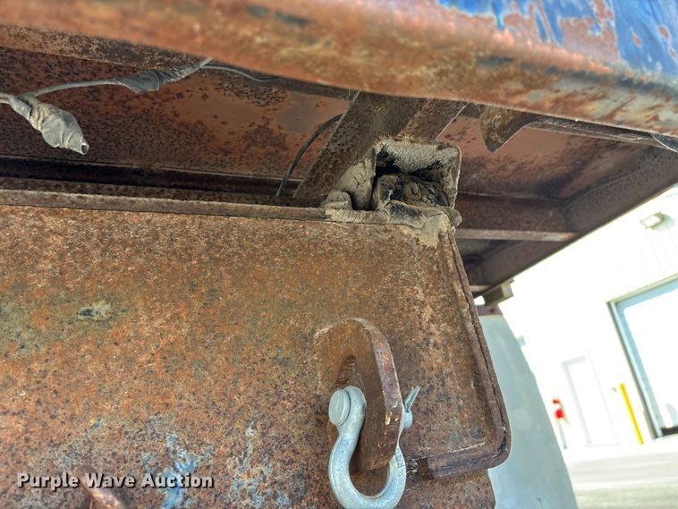 image for item FG0214 1992 Ford F800 dump flatbed truck