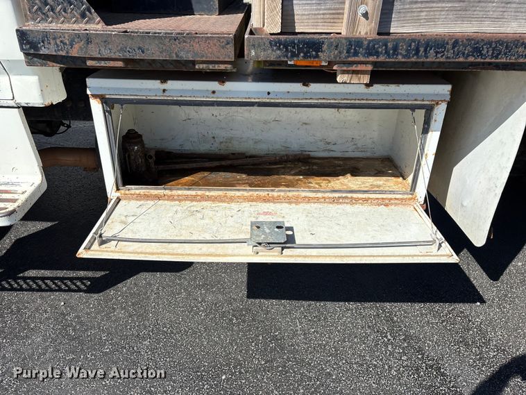 image for item FG0214 1992 Ford F800 dump flatbed truck