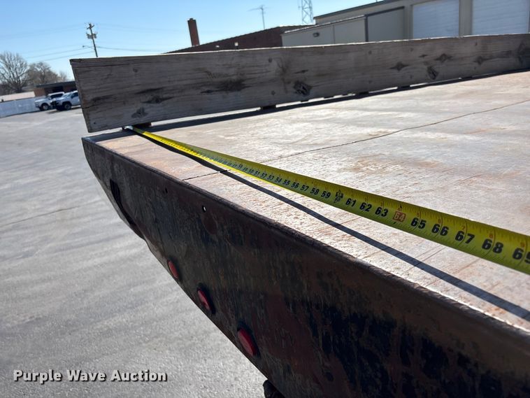 image for item FG0214 1992 Ford F800 dump flatbed truck