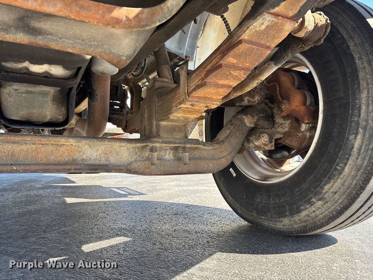 image for item FG0214 1992 Ford F800 dump flatbed truck