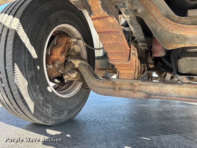 image for item FG0214 1992 Ford F800 dump flatbed truck