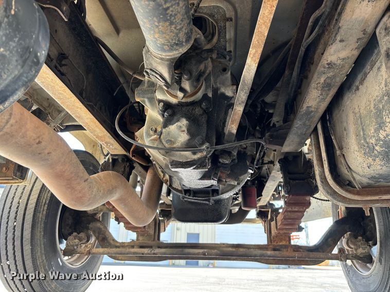 image for item FG0214 1992 Ford F800 dump flatbed truck