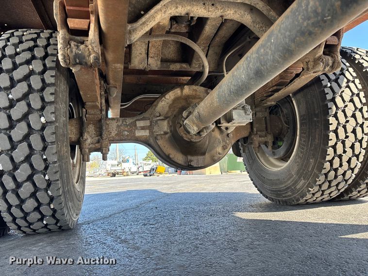 image for item FG0214 1992 Ford F800 dump flatbed truck