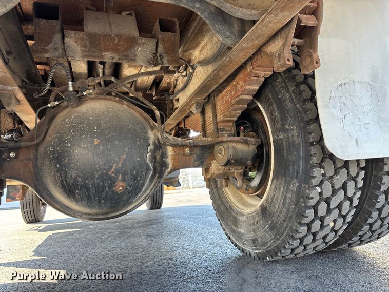 image for item FG0214 1992 Ford F800 dump flatbed truck