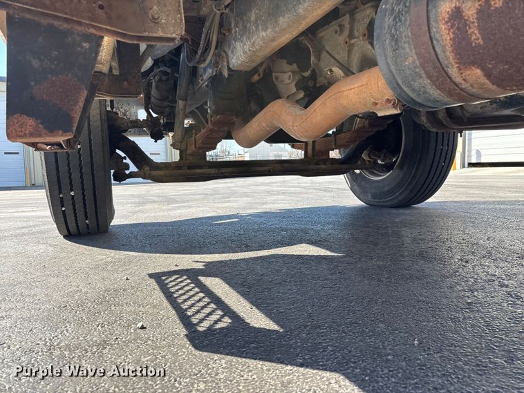 image for item FG0214 1992 Ford F800 dump flatbed truck