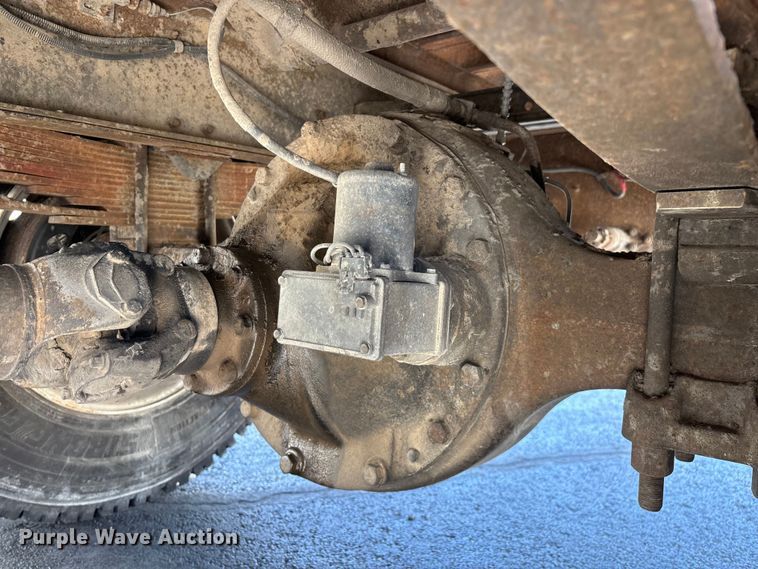 image for item FG0214 1992 Ford F800 dump flatbed truck