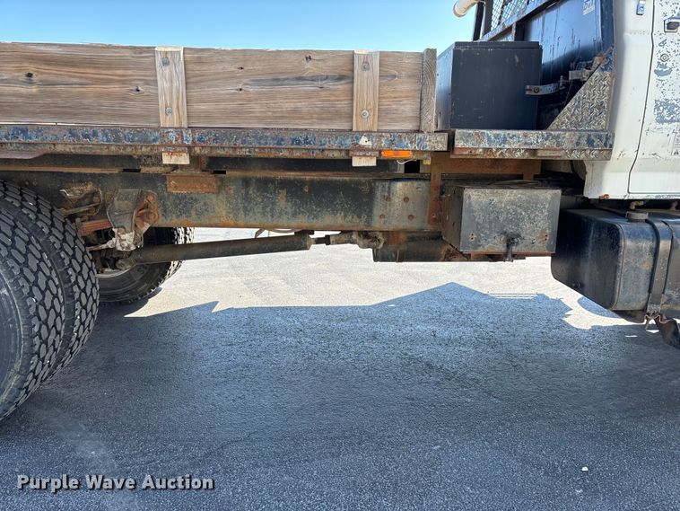 image for item FG0214 1992 Ford F800 dump flatbed truck