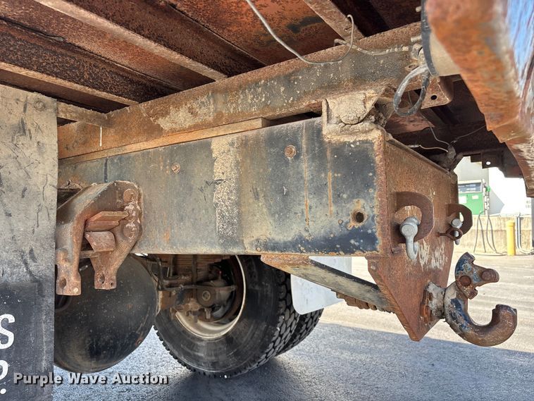 image for item FG0214 1992 Ford F800 dump flatbed truck