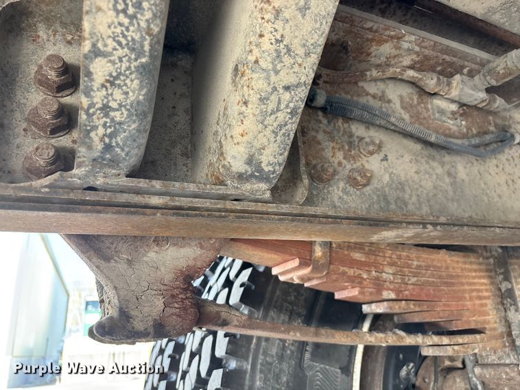 image for item FG0214 1992 Ford F800 dump flatbed truck