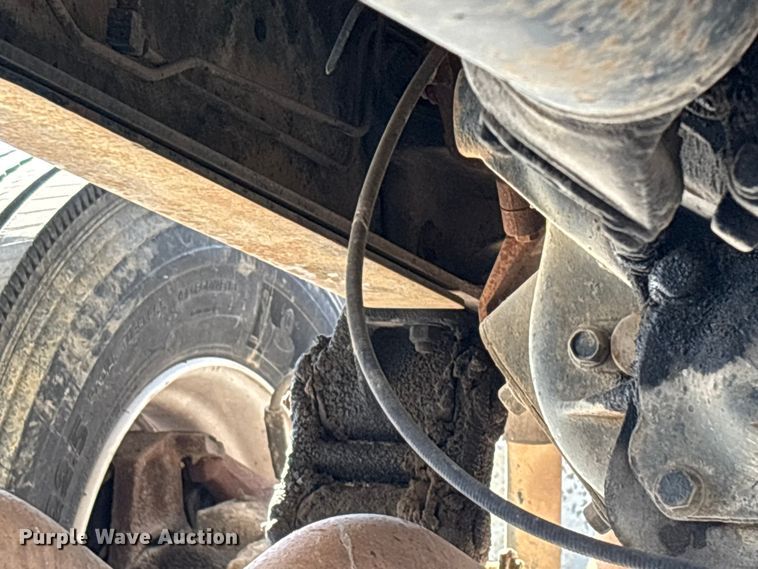 image for item FG0214 1992 Ford F800 dump flatbed truck