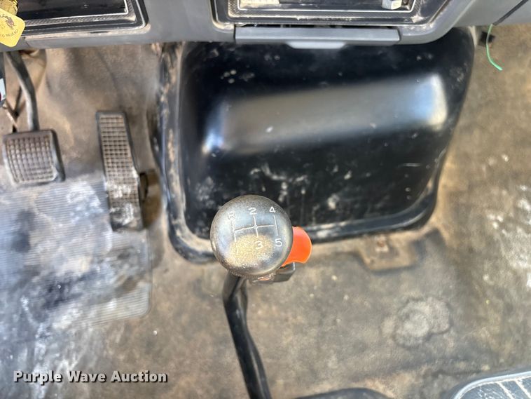 image for item FG0214 1992 Ford F800 dump flatbed truck