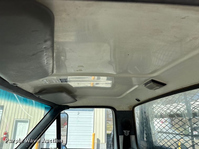 image for item FG0214 1992 Ford F800 dump flatbed truck