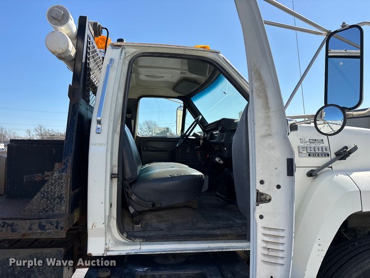 image for item FG0214 1992 Ford F800 dump flatbed truck