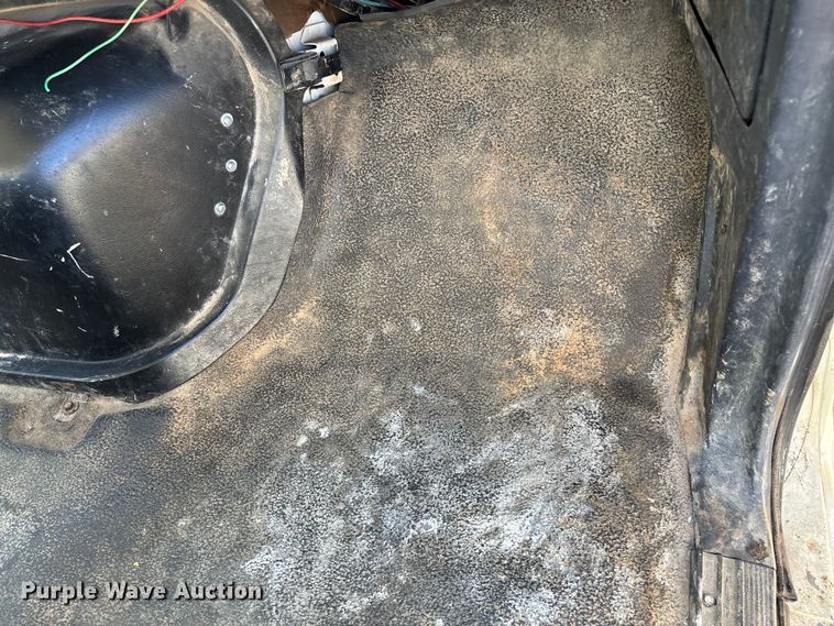 image for item FG0214 1992 Ford F800 dump flatbed truck