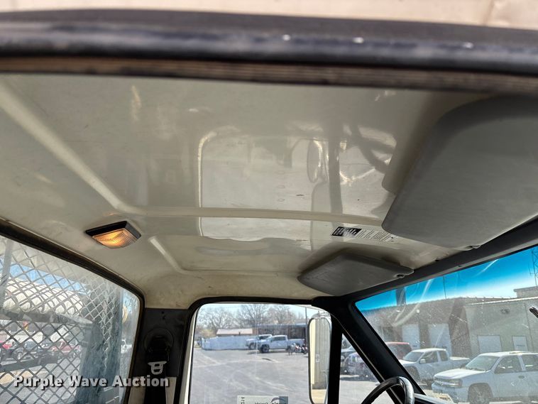 image for item FG0214 1992 Ford F800 dump flatbed truck