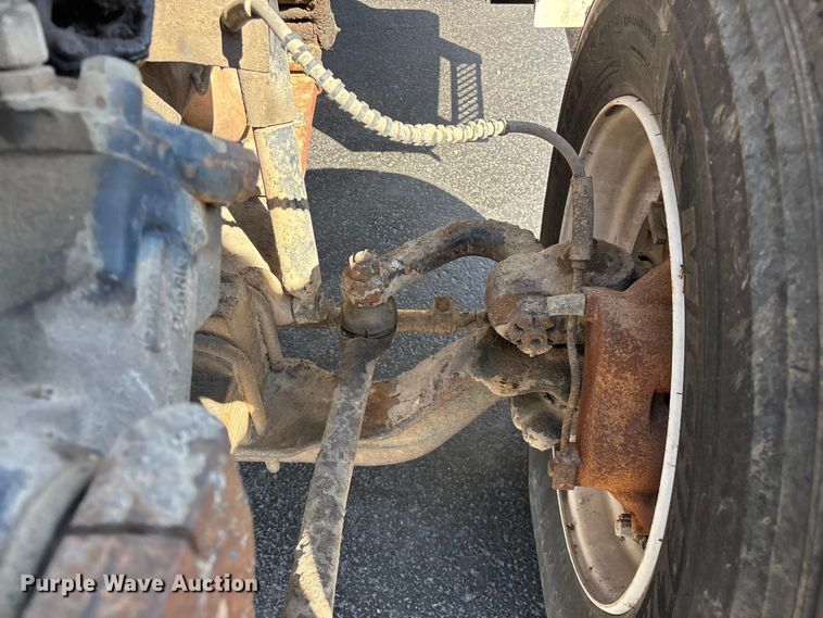 image for item FG0214 1992 Ford F800 dump flatbed truck