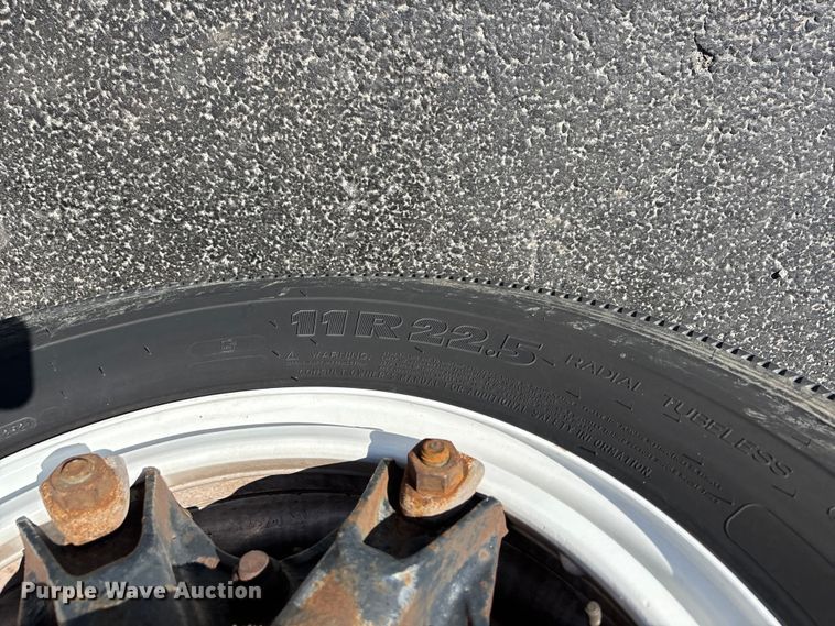 image for item FG0214 1992 Ford F800 dump flatbed truck