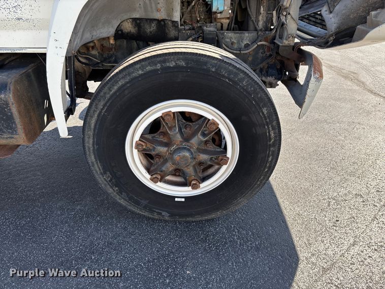 image for item FG0214 1992 Ford F800 dump flatbed truck