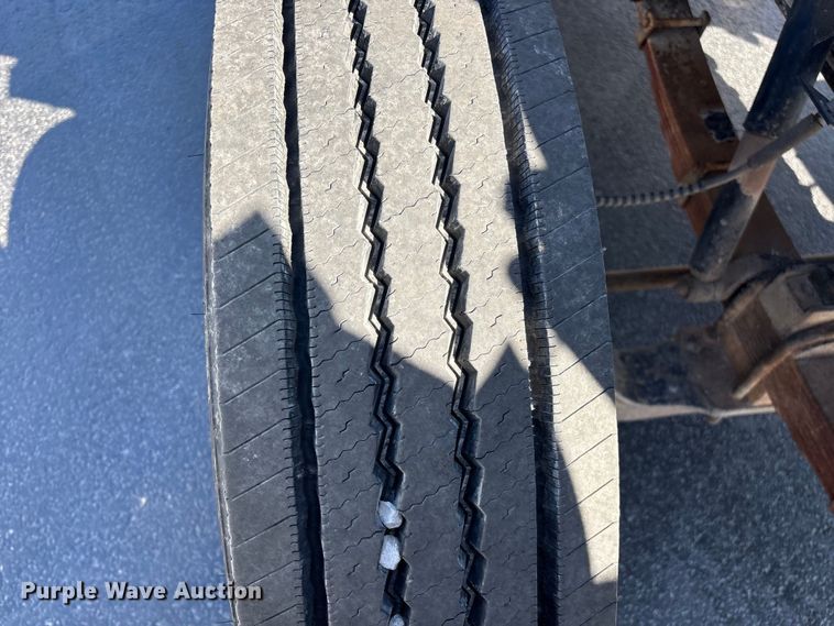 image for item FG0214 1992 Ford F800 dump flatbed truck