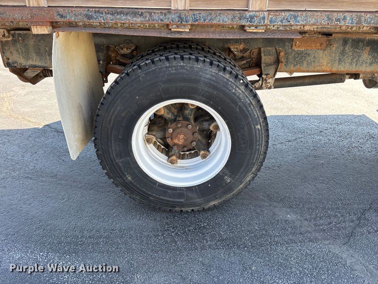 image for item FG0214 1992 Ford F800 dump flatbed truck