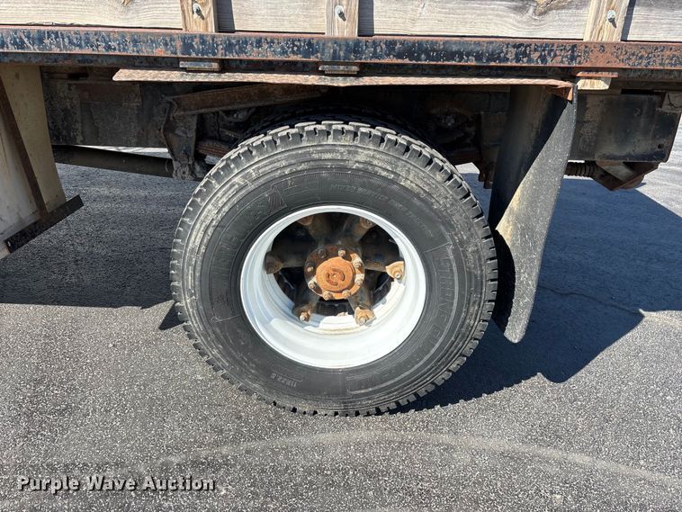 image for item FG0214 1992 Ford F800 dump flatbed truck