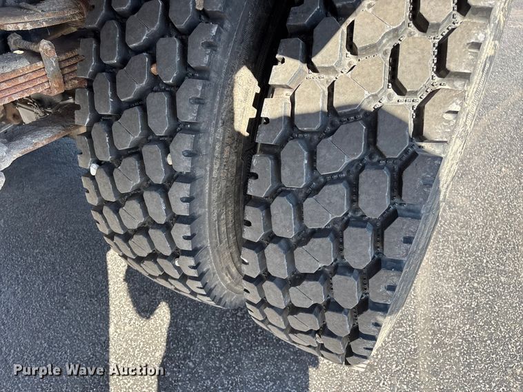 image for item FG0214 1992 Ford F800 dump flatbed truck